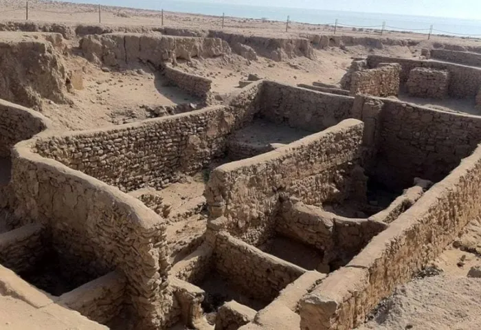 يعود تاريخه إلى 4000 عام.. اكتشاف بقايا معبد في جزيرة فيلكا بالكويت