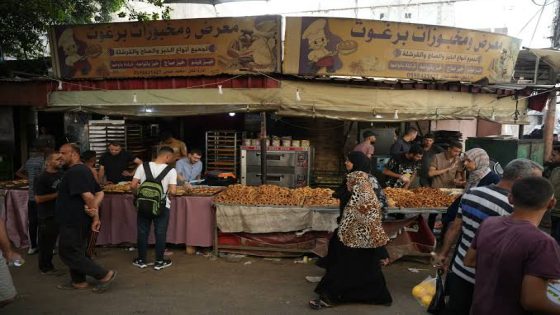 أبناء عائلات دير البلح يعلنون إغلاق السوق التجاري حتى إشعار آخر احتجاجًا على رفع الأسعار