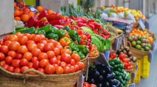 التوافق على تنزيل أسعار الخضروات والفواكه بمحافظة غزة والشمال