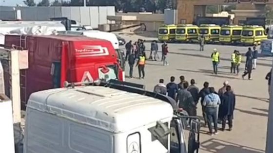 دخول 90 شاحنة مساعدات لقطاع غزة اليوم عبر كرم أبو سالم