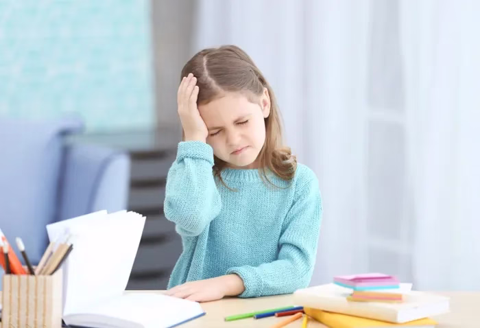 أكثر من 300 نوع مختلف.. خطورة الصداع عند الأطفال