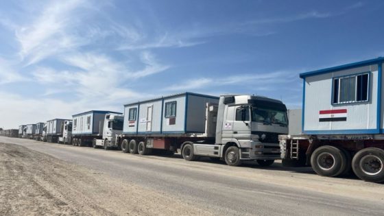 حكومة غزة تنفي دخول بيوت متنقلة للإيواء إلى القطاع