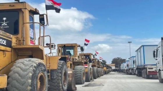 دخول 5 معدات ثقيلة عبر معبر رفح إلى قطاع غزة