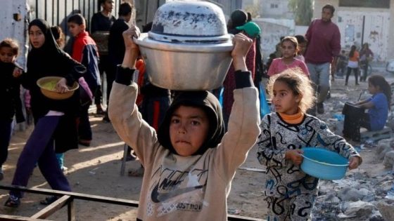 الاقتصاد تطلق نداءً بإدخال احتياجات أبناء شعبنا في غزة