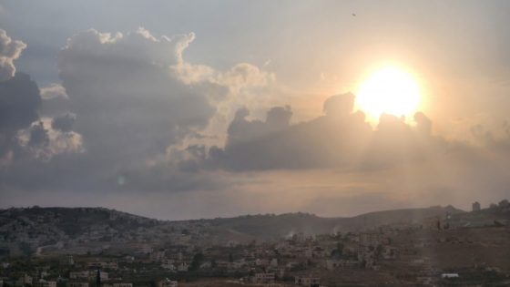 الطقس: فرصة ضعيفة لسقوط أمطار خفيفة على بعض المناطق