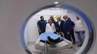 محافظ شمال سيناء يتفقد مستشفى الشيخ زويد للتأكد من جاهزيتها لاستقبال مرضى غزة