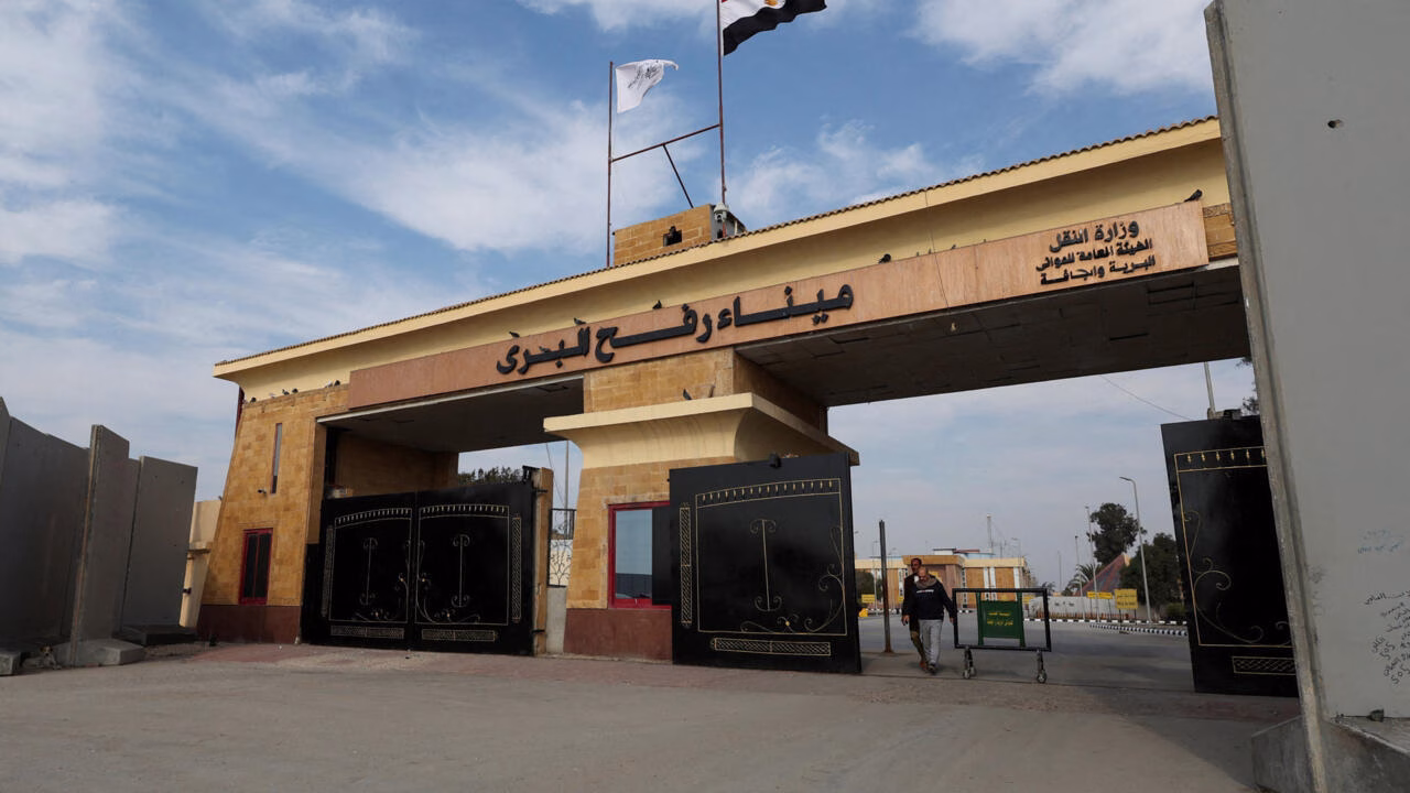 مصر: معبر رفح جاهز من جانبنا لكن إسرائيل تعطل إعادة تشغيله