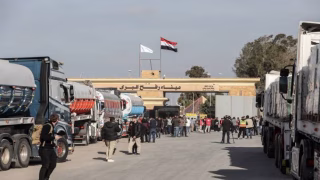 تعرف على عدد شاحنات المساعدات التى دخلت قطاع غزة عبر معبر رفح خلال أسبوع