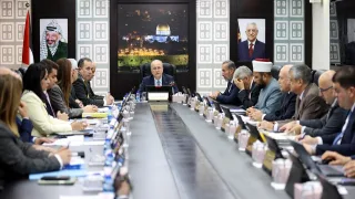 الحكومة تصادق على إجراءات تسّهل تنفيذ برامج وزارة العمل في غزة