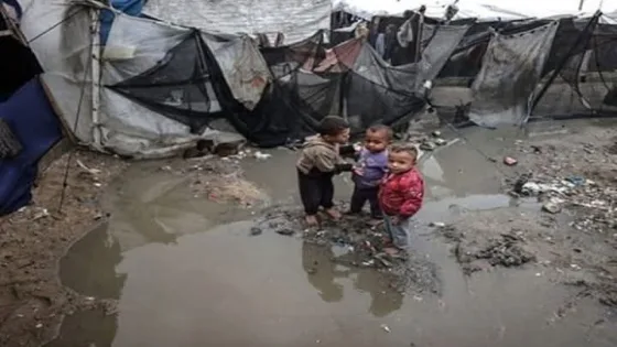 غزة تحت المطر.. معاناة مضاعفة في ظل المنخفض الجوي