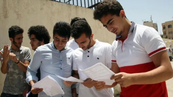 طلاب الثانوية في غزة يناشدون الرئيس عباس التدخل لإلغاء رسوم تصديق الشهادات