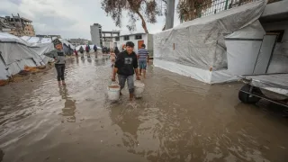 غرفة العمليات الحكومية ترفع حالة الطوارئ استعدادا لمواجهة آثار المنخفض الجوي في