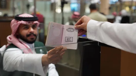 “الداخلية” تنهي تركيب نظام الجوازات البيومتري في سفارتنا بالسعودية