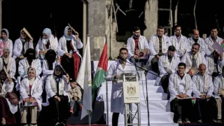 تخريج 168 طبيبًا بمجمع الشفاء المدمّر في غزة