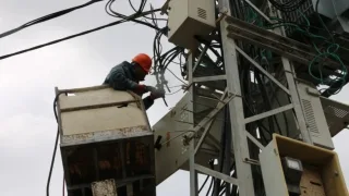 ردًا على كهرباء غزة: أبناء فارس أبو زايد توضح حقيقة مشروع إنارة شارع صلاح الدين