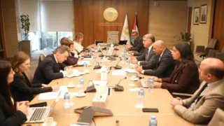 سلطة النقد تبحث مع البنك الأوروبي سبل دعم القطاع المصرفي الفلسطيني