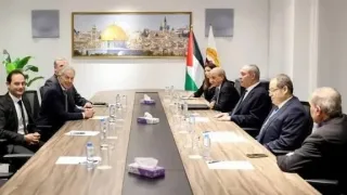 حسين الشيخ وملادينوف يناقشان تطورات غزة وآليات تنفيذ المرحلة الثانية من خطة ترمب