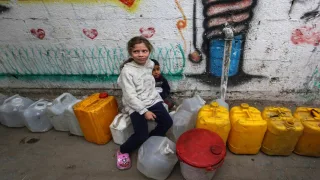 بلدية غزة: أزمة المياه الحالية ناجمة عن كسر بخط “ميكروت” شرقي المدينة