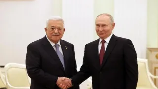 بحثا التطوّرات بغزة.. تفاصيل لقاء قمة بين الرئيس عباس و”بوتين”