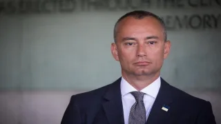 ملادينوف يجتمع باللجنة الوطنية لإدارة غزة في القاهرة