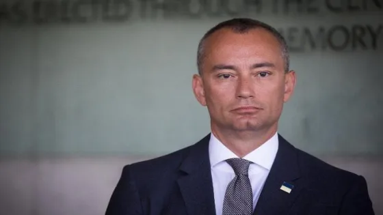 ملادينوف يجتمع باللجنة الوطنية لإدارة غزة في القاهرة