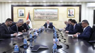 مصطفى: جهود مكثفة لتمديد ساعات العمل في معبري الكرامة ورفح