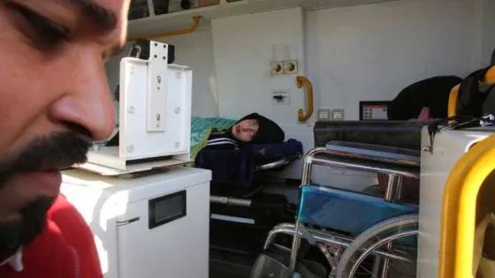 استعدادات فى مستشفيات خان يونس لنقل المصابين إلى معبر رفح قبل دخولهم مصر