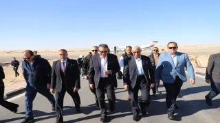 بالصور: وزير الصحة المصرية يتفقد الجهود الطبية والإنسانية بشمال سيناء لدعم القادمين من غزة