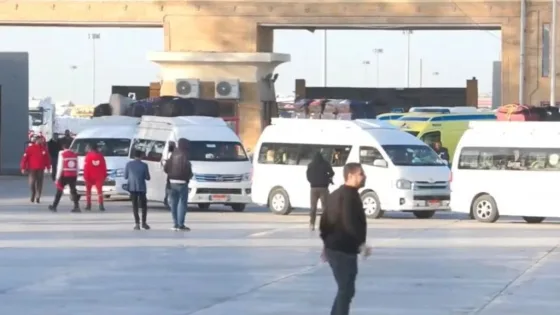 استقبال دفعة جديدة من الفلسطينيين العائدين إلى قطاع غزة عبر معبر رفح