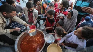 قرار بتنظيم عمل التكيات في غزة وإجراءات مشددة لضمان سلامة الوجبات