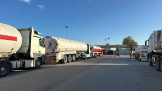 الهلال الأحمر المصري يواصل دعم الفلسطينيين بقافلة «زاد العزة» 137 واستقبال المرضى