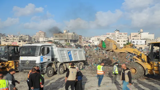 بدء حملة كبرى لإزالة 350 ألف طن من النفايات في منطقة “سوق فراس”