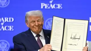 صحيفة: واشنطن تعلن تخصيص مليار دولار لمشاريع «مجلس السلام» في قطاع غزة