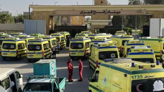 مصر تواصل استقبال الجرحى وتسهل عودة الفلسطينيين إلى غزة عبر معبر رفح