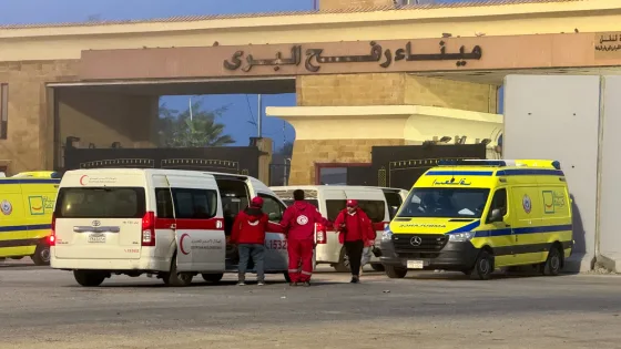 معبر رفح يستقبل دفعة جديدة من جرحى غزة