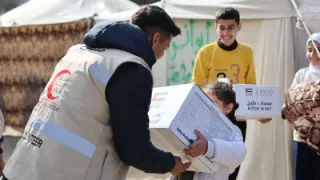 حملة تراحم من أجل غزة .. رابط التسجيل لمساعدات الهلال الأحمر الإماراتي