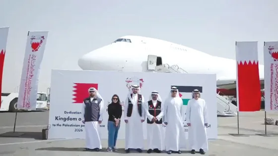 المنامة في 20 فبراير / وام / بالتعاون مع عملية "الفارس الشهم 3" وهيئة الهلال الأحمر الإماراتي في دولة الإمارات العربية المتحدة، أرسلت المؤسسة الملكية للأعمال الإنسانية في مملكة البحرين الشقيقة، شحنة إغاثية عاجلة تزن 100 طن إلى قطاع غزة تزامناً مع شهر رمضان المبارك، وذلك عبر مطار العريش في جمهورية مصر العربية تمهيداً لإدخالها عبر معبر رفح. وتأتي هذه المبادرة الإنسانية تنفيذا لأمر صاحب الجلالة الملك حمد بن عيسى آل خليفة، عاهل مملكة البحرين، الرئيس الفخري للمؤسسة الملكية للأعمال الإنسانية، وبتوجيهات كريمة من سمو الشيخ ناصر بن حمد آل خليفة، ممثل جلالة الملك للأعمال الإنسانية وشؤون الشباب، رئيس مجلس أمناء المؤسسة. وتضم الشحنة الإغاثية البحرينية البالغ وزنها 100 طن، حزمة من المواد الأساسية التي تشمل مواد صحية مخصصة لرعاية الأطفال والنساء، ومواد غذائية أساسية، إضافة إلى مجموعة من الأدوية والمستلزمات الطبية الضرورية. وبهذه المناسبة، أكد المهندس إبراهيم دلهان الدوسري، القائم بأعمال الأمين العام للمؤسسة الملكية للأعمال الإنسانية، أن هذه المبادرة الإغاثية العاجلة تأتي في إطار ترجمة الرؤية الملكية الإنسانية السامية الرامية إلى مساعدة الشعب الفلسطيني الشقيق في ظل الظروف الإنسانية الصعبة ال