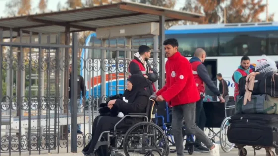 معبر رفح البري يستقبل الدفعة 20 من العائدين الفلسطينيين 