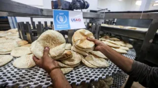 مخابز غزة تواصل بيع الخبز وتعلن تمديد اتفاقها مع «الأغذية العالمي»