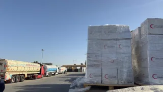 الهلال الأحمر المصري يطلق القافلة 152 بحمولة 3,680 طنًا من المساعدات الإنسانية