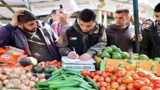 بالصور: غزة .. حملة حكومية لضبط الأسعار ومحاسبة المتلاعبين بالأسعار