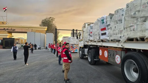 دفعات جديدة من المساعدات الإنسانية تدخل غزة عبر معبر رفح