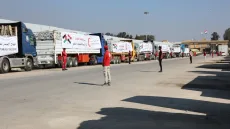 استئناف ضخ المساعدات من معبر رفح إلى معبر كرم أبو سالم دعما لقطاع غزة