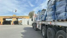 تحرك دفعة جديدة من شاحنات المساعدات إلي قطاع غزة 