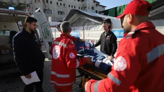 بالتنسيق مع الهلال الأحمر.. خروج دفعة جديدة من جرحى غزة عبر معبر رفح