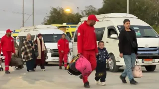 معبر رفح يستقبل دفعة جديدة من العائدين لقطاع غزة