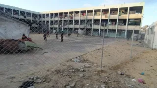 “التربية” تقود جهودا مشتركة لإنشاء 10 مدارس مؤقتة في غزة