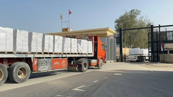 بالتزامن مع فتح معبر رفح فى الاتجاهين.. تحرك دفعة جديدة من شاحنات المساعدات إلى قطاع غزة 