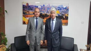 خلال لقائه بسفير مصر.. د. مجدلاني يستعرض آخر التطورات السياسية والأوضاع الميدانية