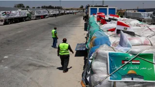 مصر تكثف جهودها لإيصال المساعدات الإنسانية إلى الفلسطينيين في غزة